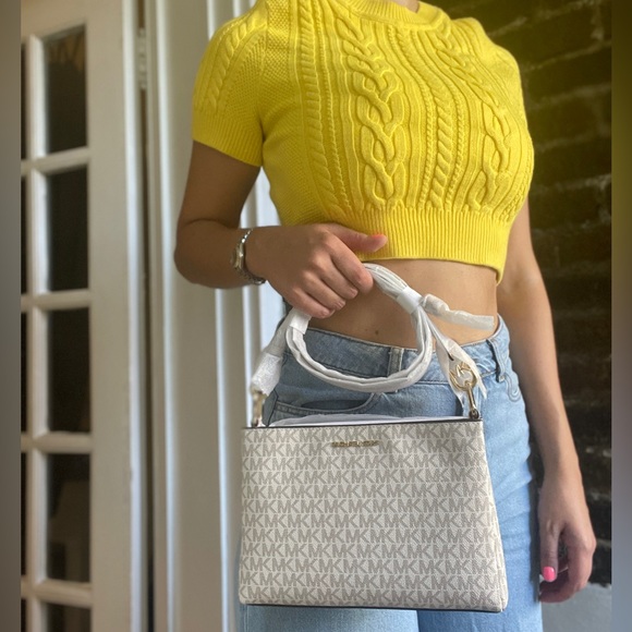 NWT MICHAEL KORS Trisha logo crossbody bag in pink - Picture 16 of 16